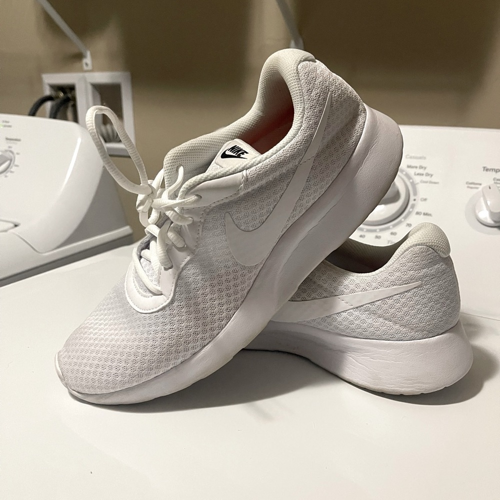 Women’s Nike Tanjun athletic shoes